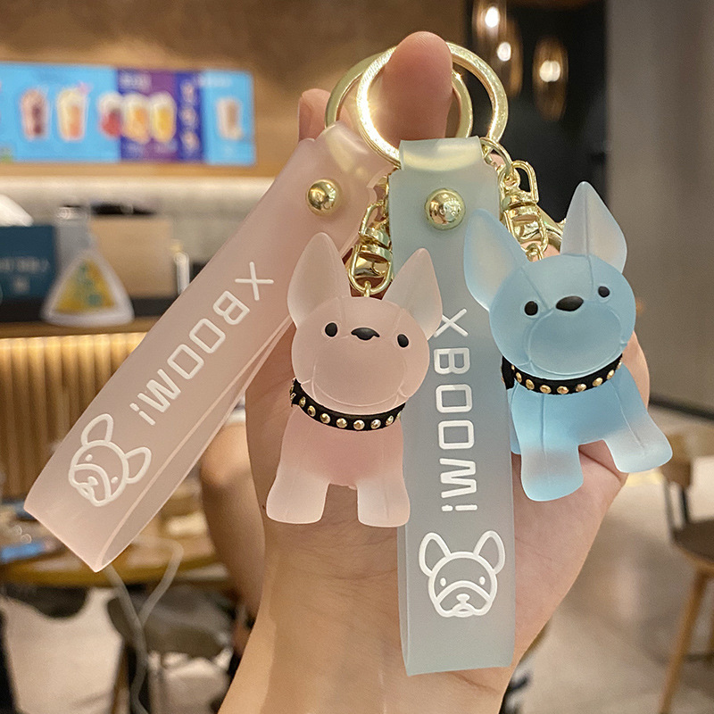 Men'S Accessories Instagram - Gantungan kunci berbentuk anjing yang sedang